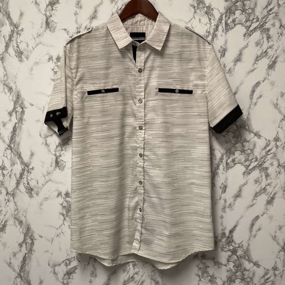 Vertical Sport Men’s Slim Fit Shirt Size L